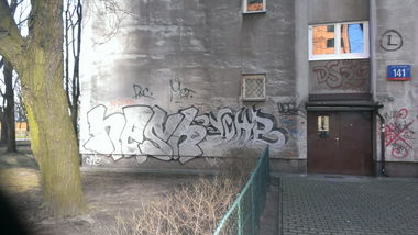 Graffiti Bombing - Photo by faryzeusz - nesh