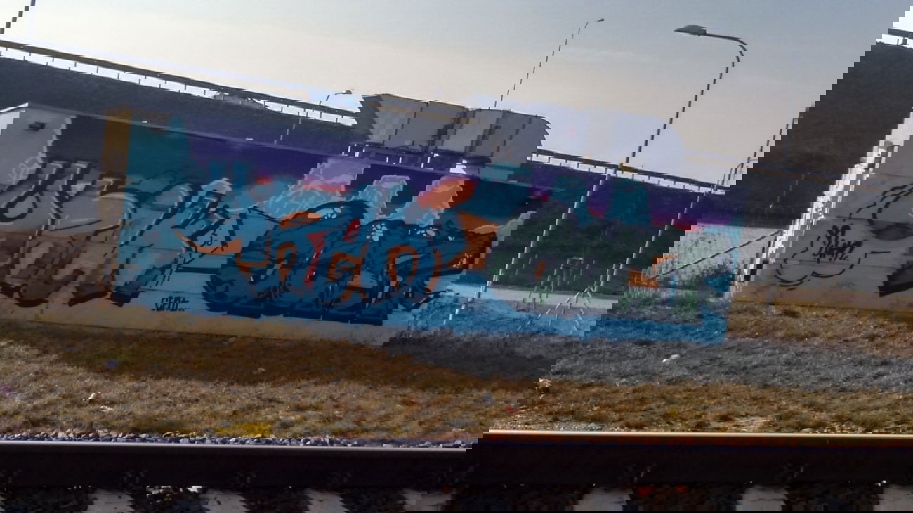 Graffiti Wall - Photo by faryzeusz - uran, cent