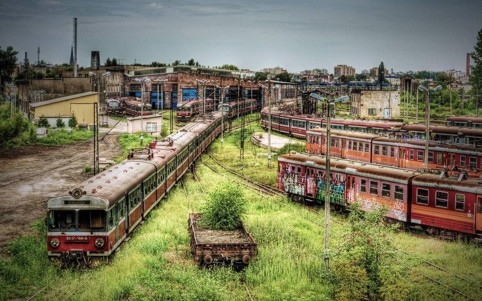 Graffiti Train in Cz?stochowa - Photo by faryzeusz - yard