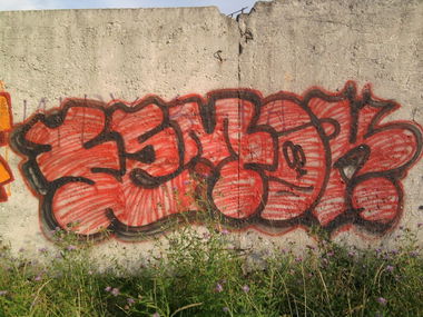 Graffiti Bombing - Photo by femok - phem, phemock, femok