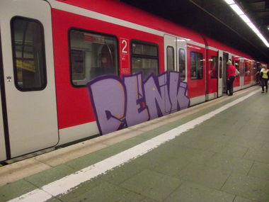 Graffiti Train in frankfurt - Photo by ffm_gangbang - denk