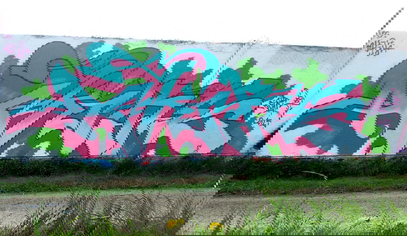 Graffiti Wall in Frankfurt - Photo by flor76 - Akire (2013)