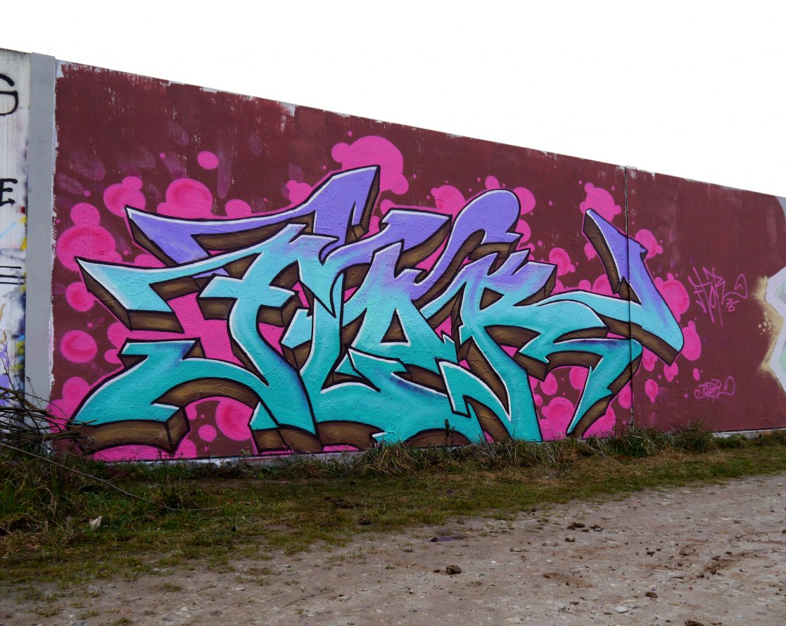 Graffiti Wall - Photo by flor76 - flor, flor76 (2014)