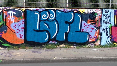 Graffiti Wall - Photo by flowzn