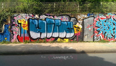 Graffiti Wall - Photo by flowzn