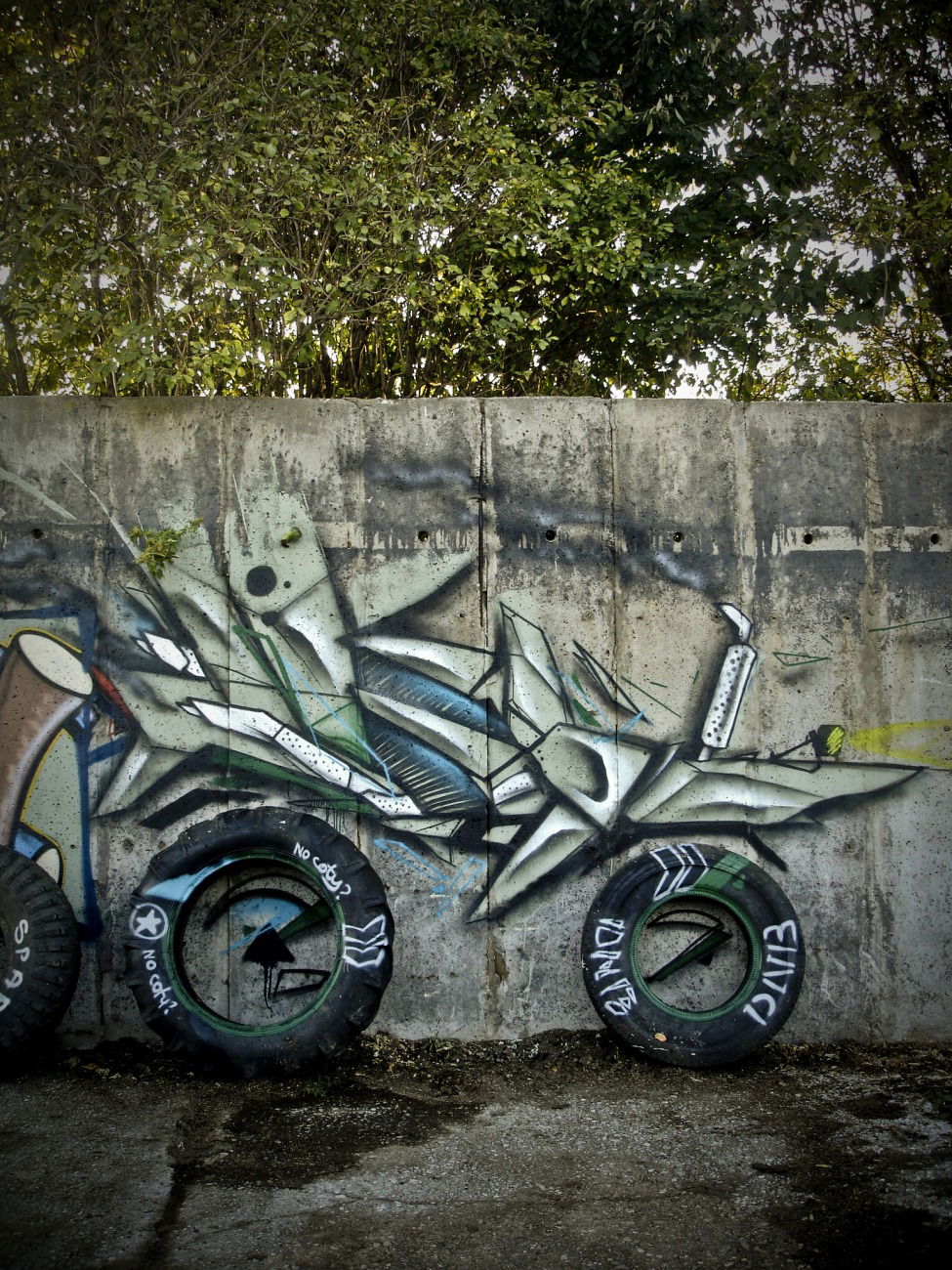 Graffiti Wall - Photo by fnk