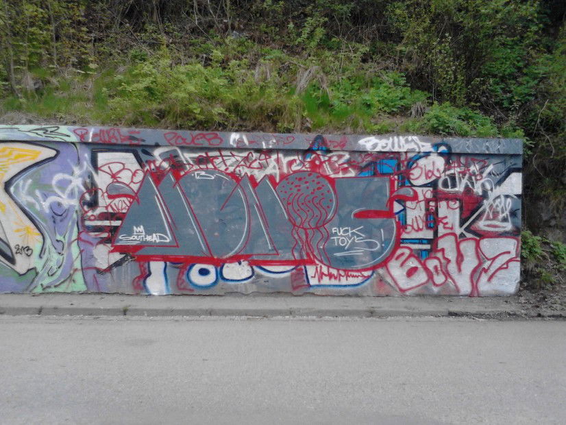 Graffiti Wall - Photo by fotograff