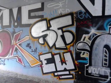 Graffiti Bombing - Photo by fotograff - sf, ew