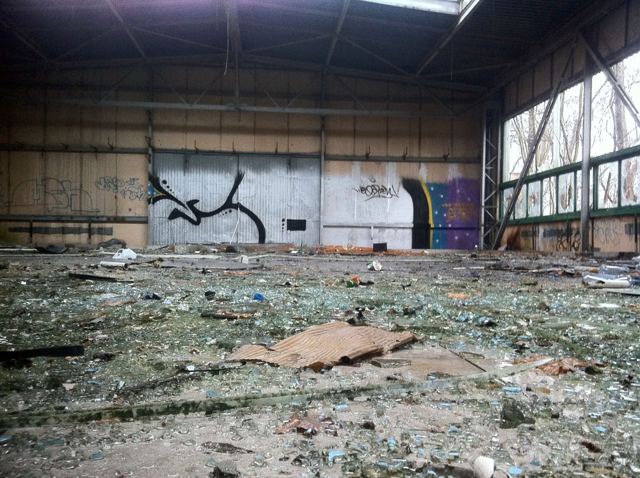 Graffiti Wall - Photo by fourtyseven - eo, crew (2016)