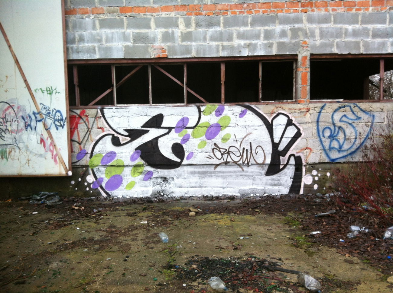 Graffiti Wall - Photo by fourtyseven - eo, crew (2016)