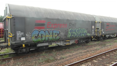 Graffiti Train - Photo by fr8pics - cone, bouk, fr8