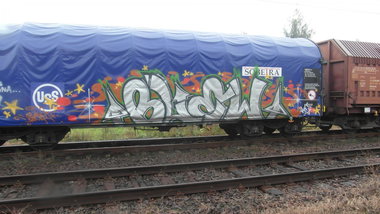 Graffiti Train - Photo by fr8pics - blew, fr8, poland