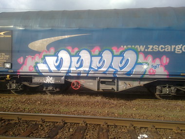 Graffiti Train - Photo by fr8pics - daze, fr8, freight