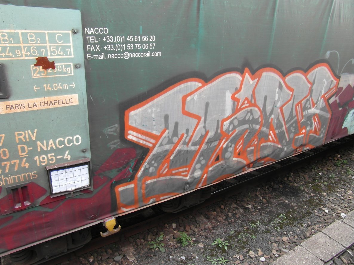 Graffiti Train - Photo by fr8pics - mina, fr8, freight