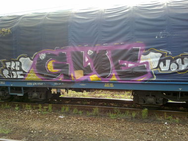 Graffiti Train - Photo by fr8pics - glue