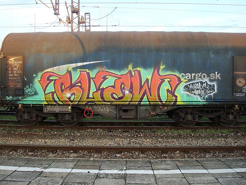 Graffiti Train - Photo by fr8pics - blew