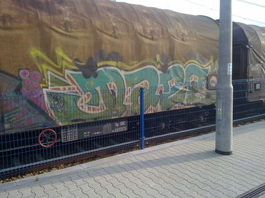 Graffiti Train - Photo by fr8pics - daze