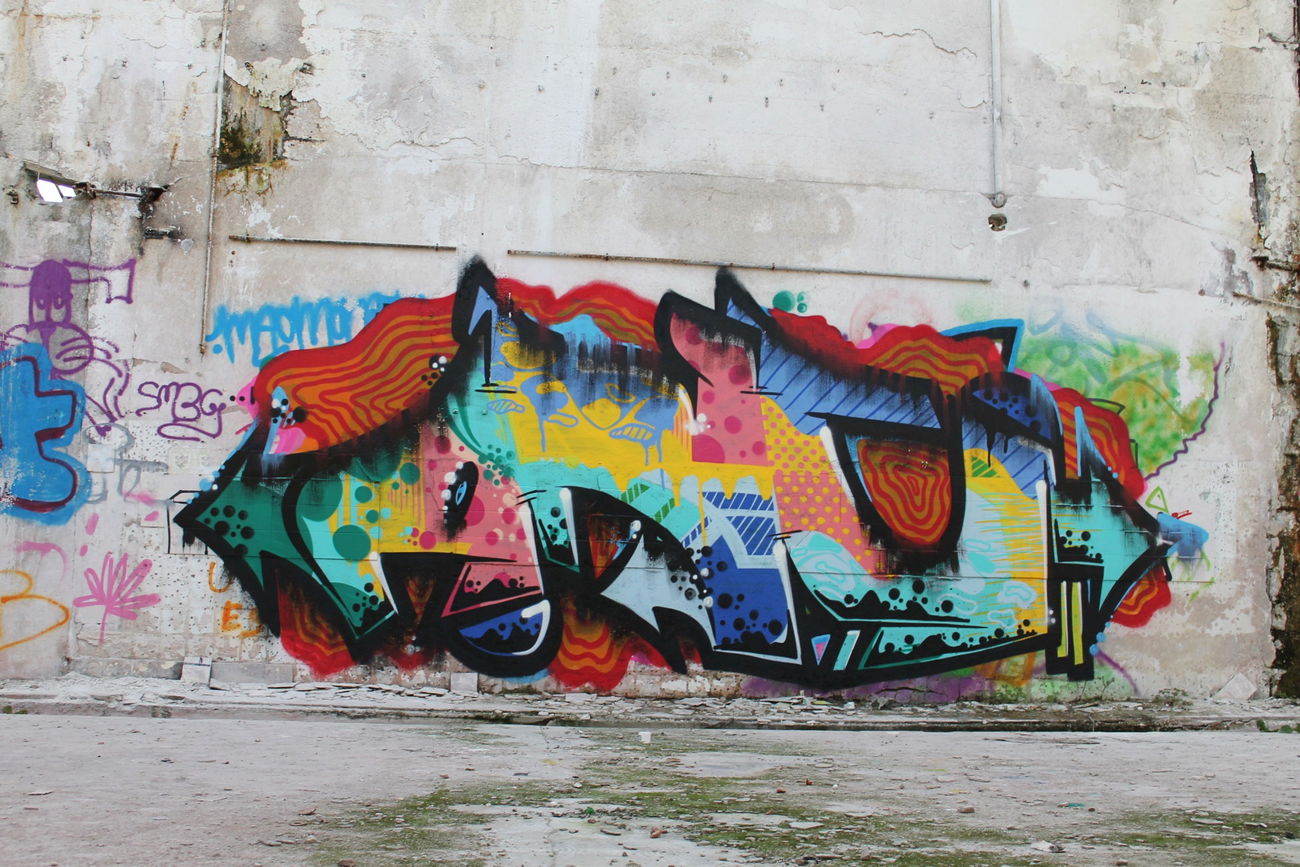 Graffiti Bombing - Photo by fragil - ANC