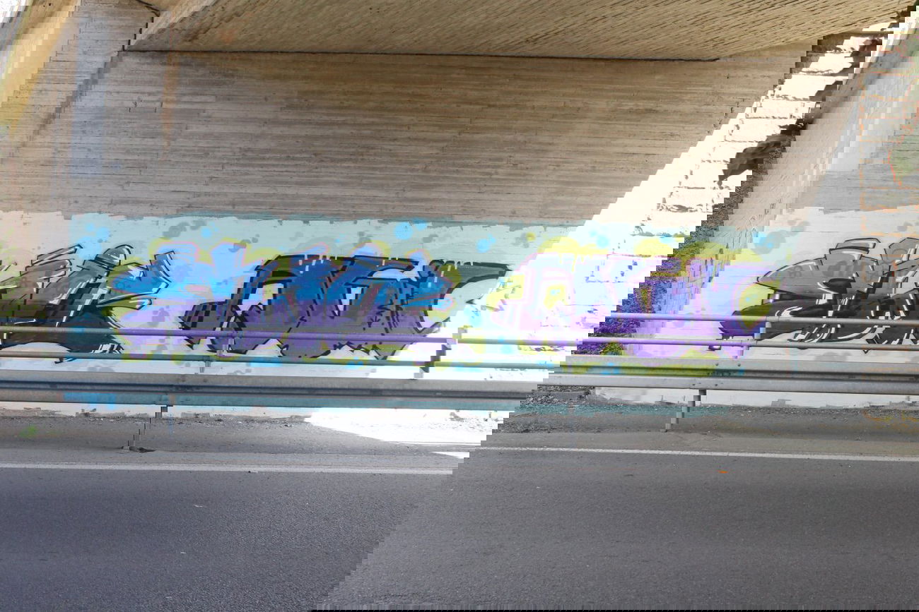 Graffiti Wall - Photo by fragil - ewic, agil