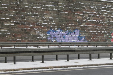 Graffiti Bombing - Photo by fragil - agil
