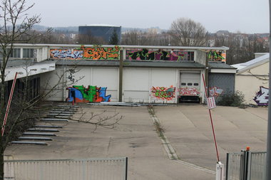 Graffiti Bombing - Photo by fragil - kev, gak, agil
