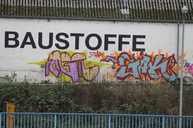 Graffiti Bombing - Photo by fragil - agil, gak