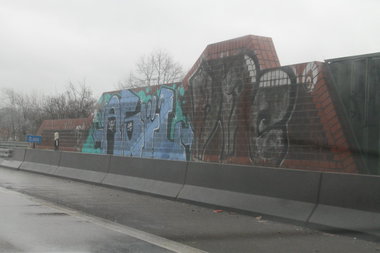 Graffiti Bombing - Photo by fragil - agil