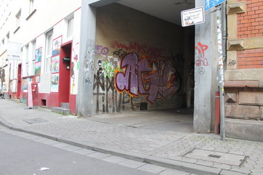 Graffiti Bombing - Photo by fragil - Agil