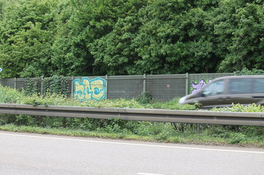 Graffiti Bombing - Photo by fragil - anc