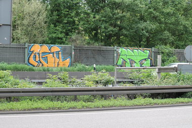 Graffiti Bombing - Photo by fragil - agil, anc