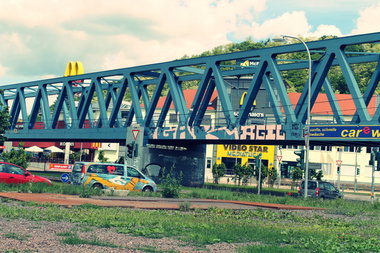 Graffiti Bombing - Photo by fragil - Gak, Agil