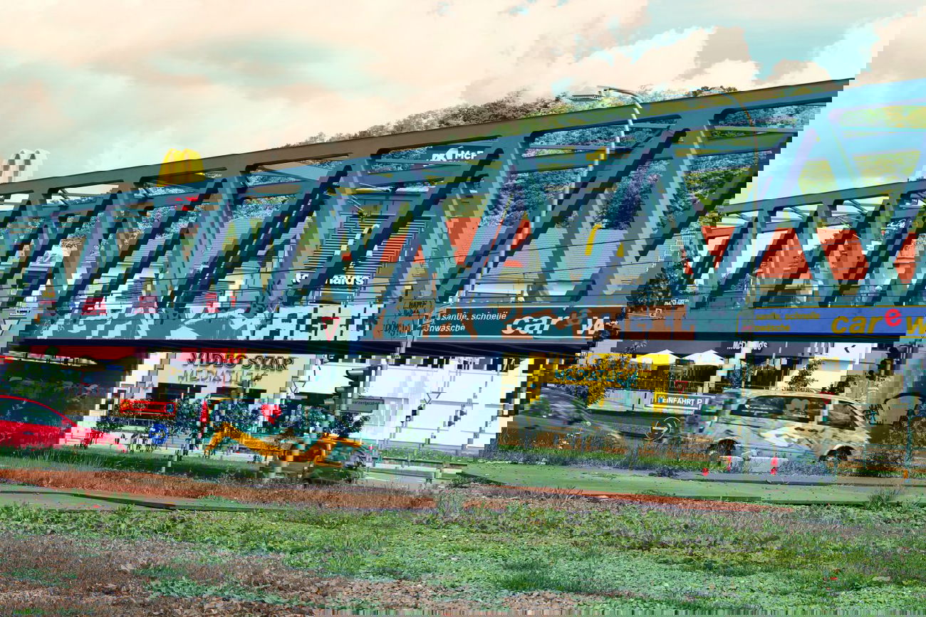 Graffiti Bombing - Photo by fragil - Gak, Agil