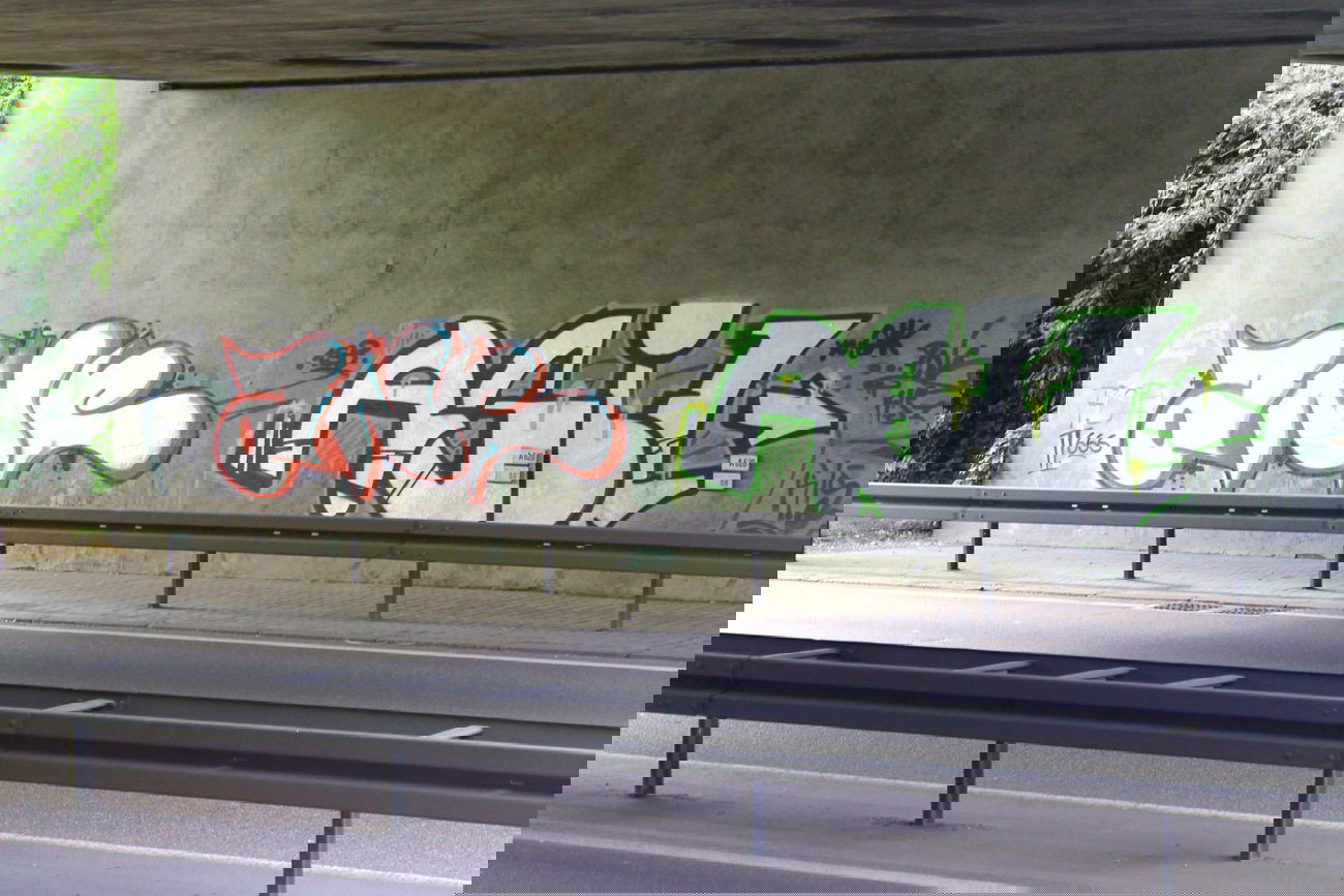 Graffiti Bombing - Photo by fragil - ANC, Agil