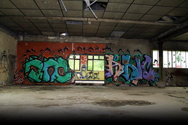 Graffiti Bombing - Photo by fragil - ANC, crew, ANC