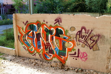 Graffiti Bombing - Photo by fragil - ANC, Agil