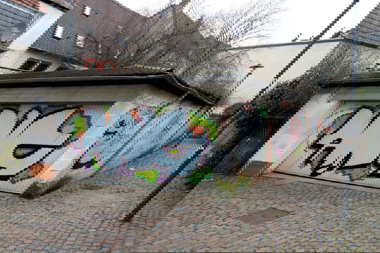 Graffiti Bombing - Photo by fragil - ANC