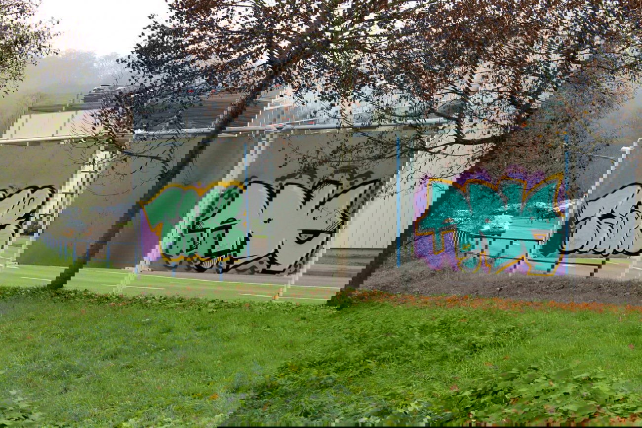 Graffiti Bombing - Photo by fragil - TEAR, ANC