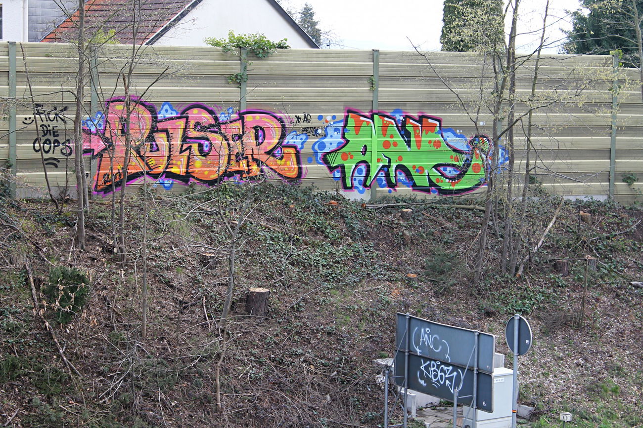 Graffiti Bombing - Photo by fragil - PULSER, KB63, ANC