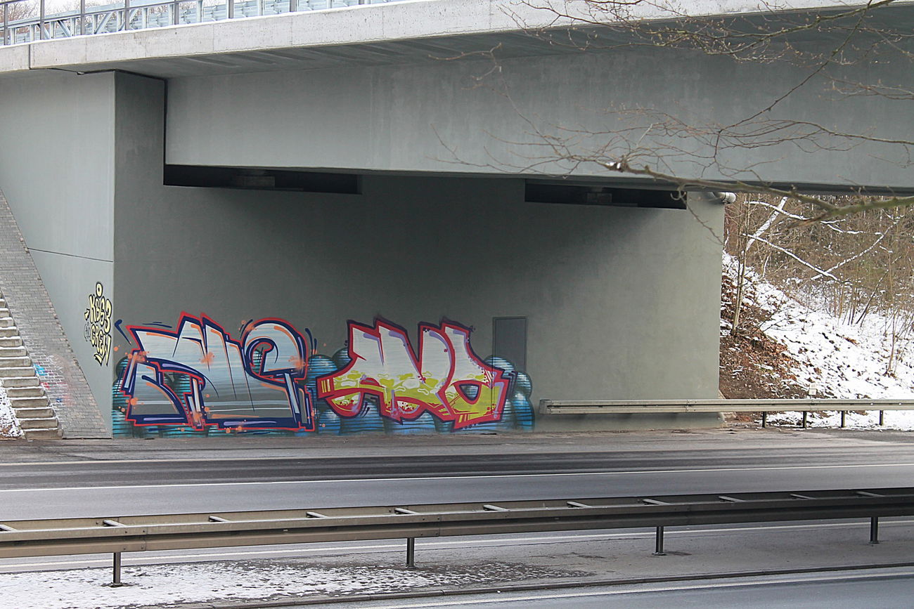 Graffiti Bombing - Photo by fragil - ANC, ANC