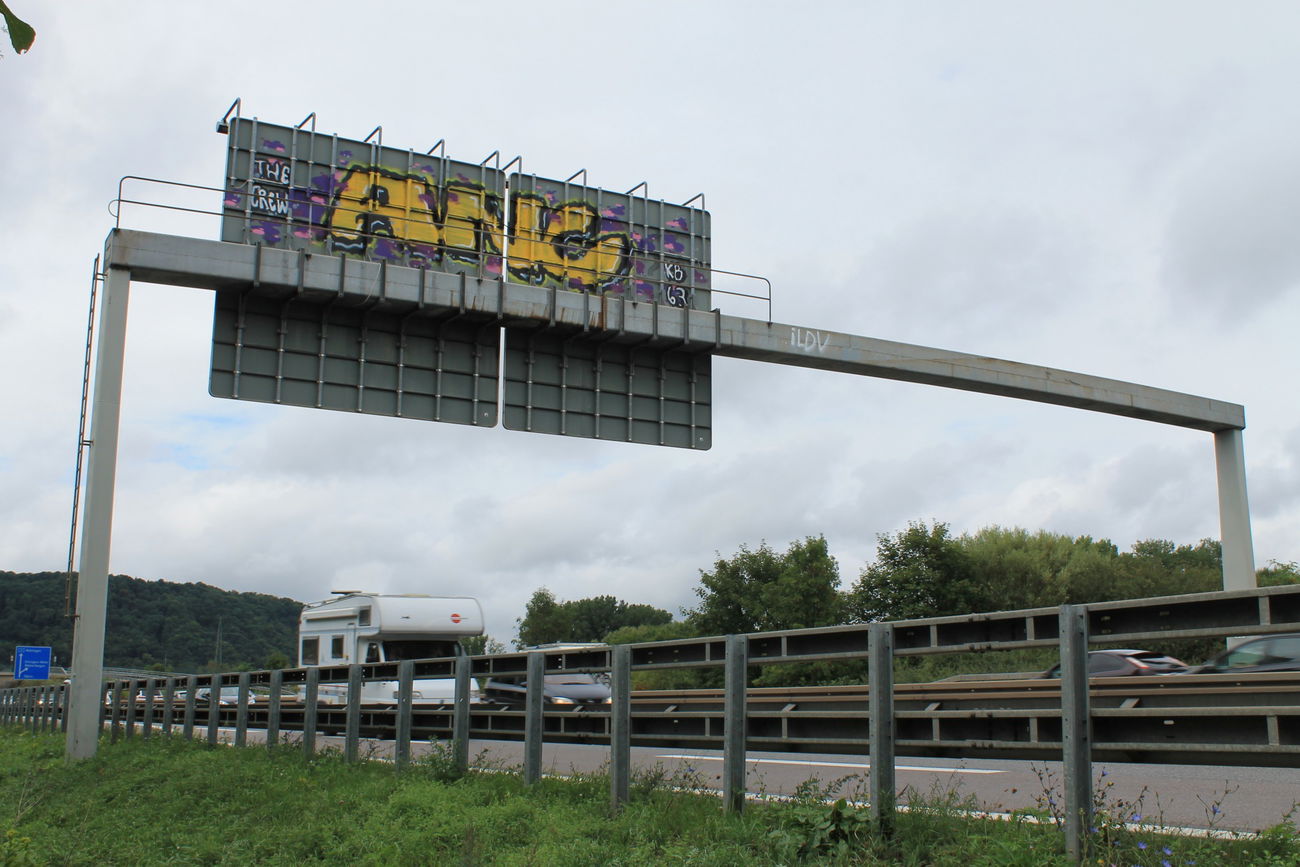 Graffiti Bombing - Photo by fragil - ANC