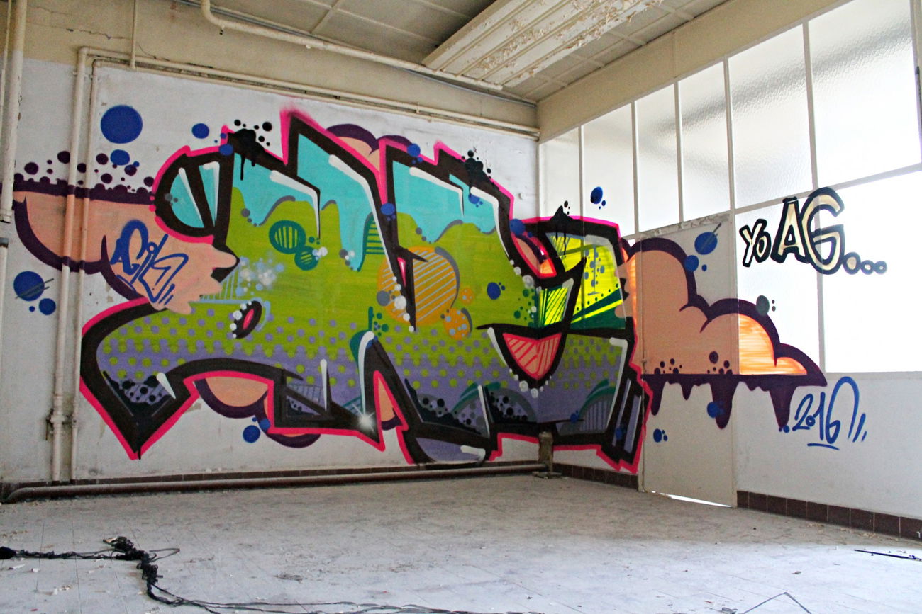 Graffiti Bombing - Photo by fragil - ANC