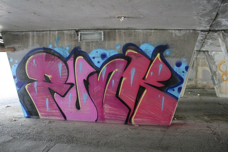 Graffiti Wall - Photo by freaks (2013)