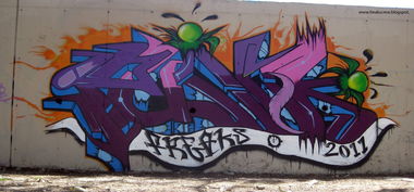Graffiti Wall - Photo by freaks (2011)