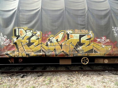 Graffiti Train - Photo by freightkilla - HEROE, trs, ifc