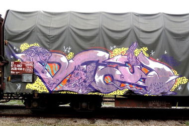Graffiti Train - Photo by freightkilla - rebus, graffiti, freight