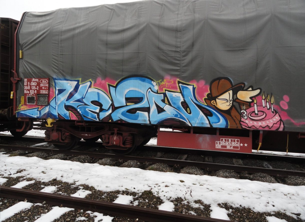 Graffiti Train - Photo by freightkilla - shae, twp, graffiti