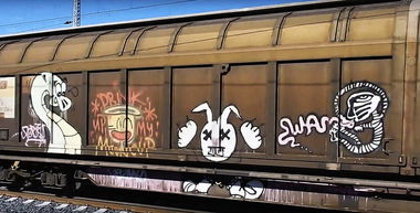 Graffiti Train in Německo - Photo by freightraffic - characters, fr8, freight (2016)