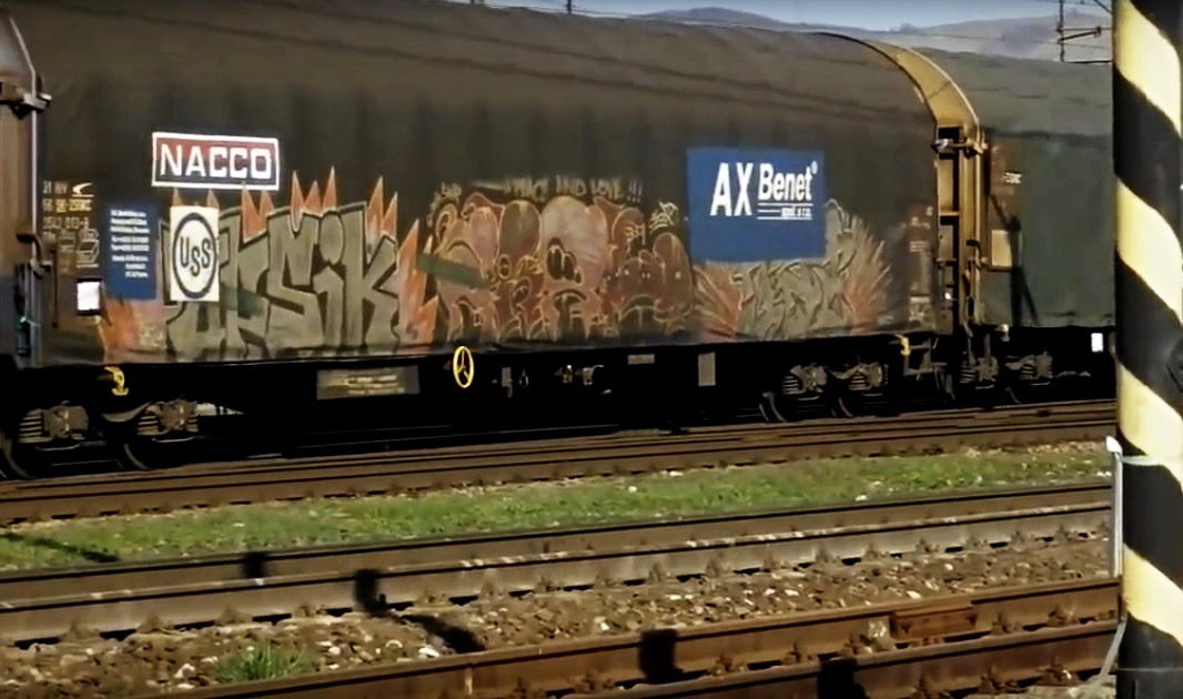 Graffiti Train in District of piešťany - Photo by freightraffic - freight, fret, fr8