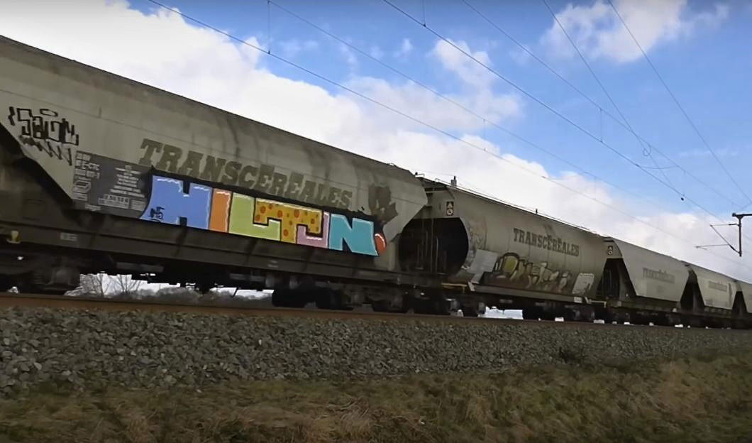 Graffiti Train in Německo - Photo by freightraffic - hilton, fr8, freight (2016)