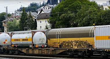 Graffiti Train in Rakousko - Photo by freightraffic - imek, freight, fr8 (2016)